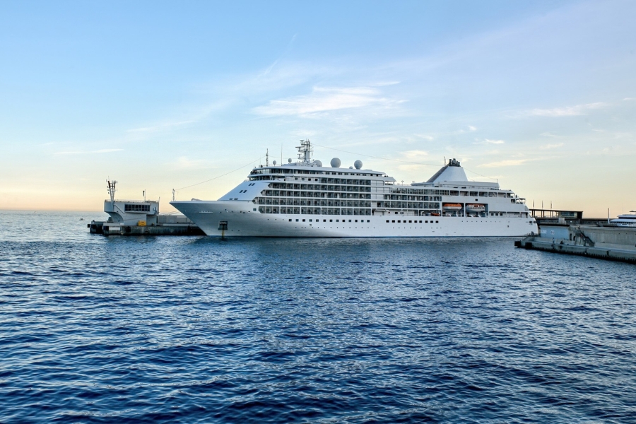 Get Transportation | IAH vs Hobby Airport: Which Is Better for Galveston Cruises IAH vs Hobby Airport Best Choice for Galveston Cruises